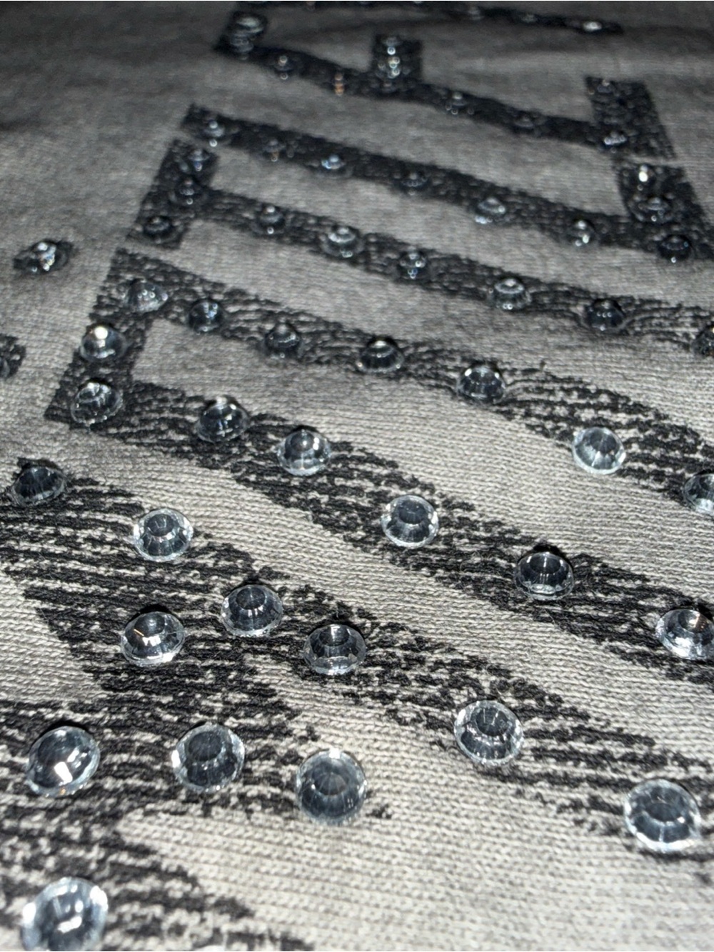 Women’s NWT Size Small Motley Crew Rhinestone T-shirt Stone Washed Gray New - Picture 3 of 7